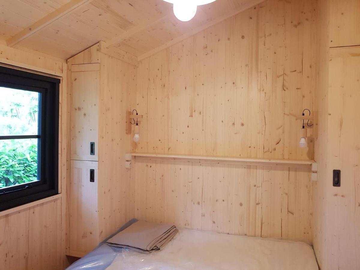 Отель Camping Le Mouliat Moncrabeau Экстерьер фото