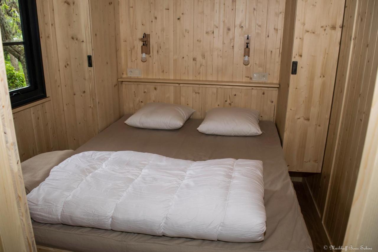 Отель Camping Le Mouliat Moncrabeau Экстерьер фото