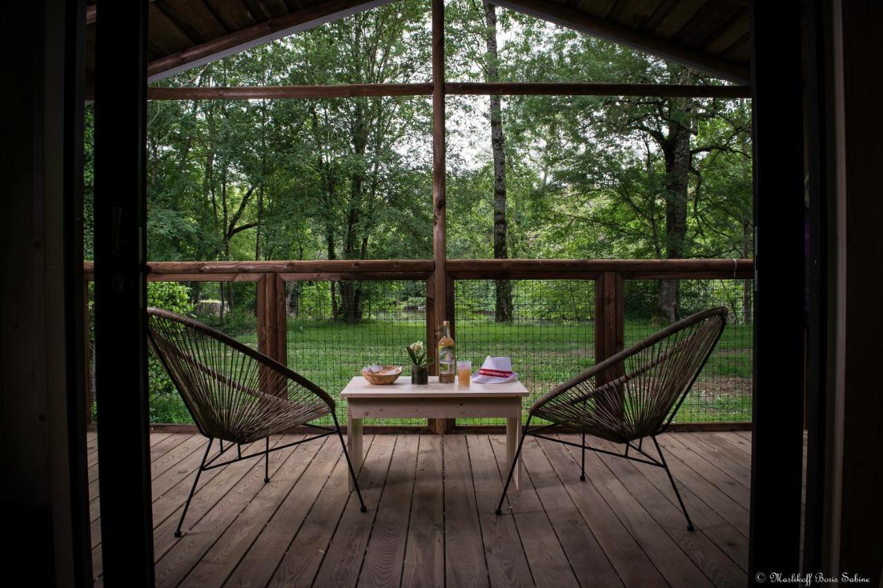 Отель Camping Le Mouliat Moncrabeau Экстерьер фото