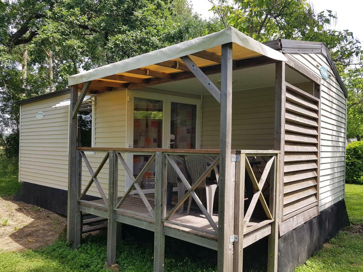Отель Camping Le Mouliat Moncrabeau Экстерьер фото